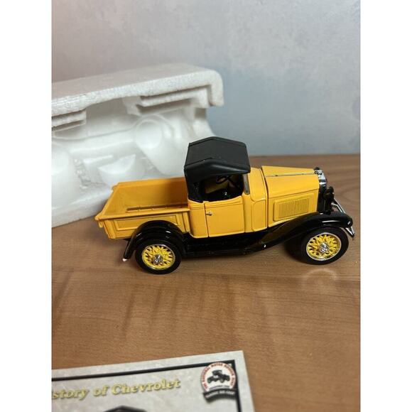 National Museum Mint Diecast 1932 Chevy Open Cab Pickup 1:32 Scale - Picture 5 of 10